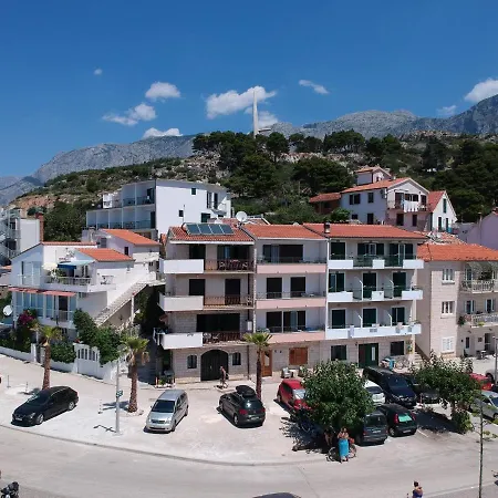 Appartement Nede 2 *